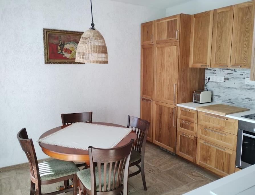 Apartament Ltt - Near Airport, Spacious, Sunny Sofia