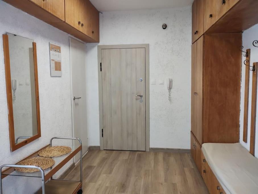 Apartament Ltt - Near Airport, Spacious, Sunny Sofia