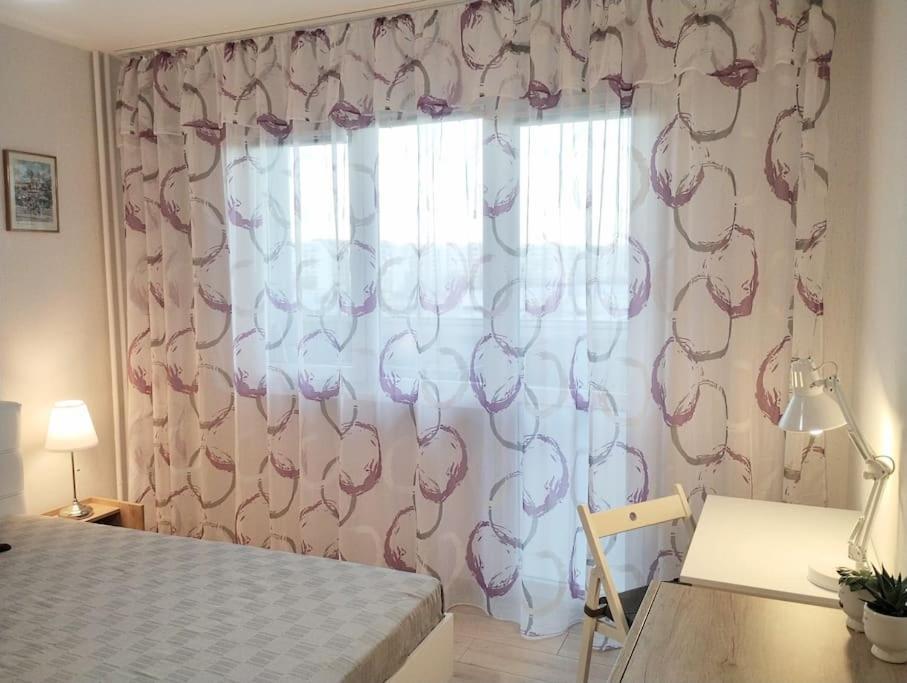 Apartament Ltt - Near Airport, Spacious, Sunny *